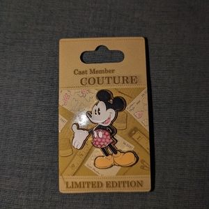 Mickey mouse cast member couture limited edition Disney trading pin of 500.
